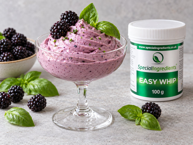 Mousse de mûres et basilic avec Easy Whip