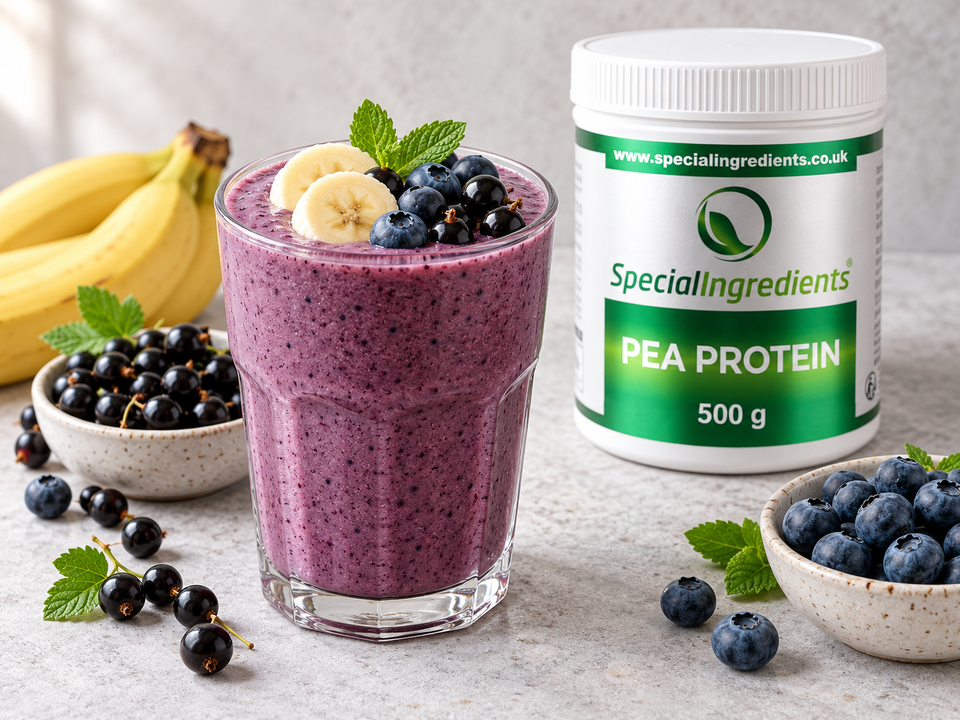 Banana, blackcurrant and blueberry smoothie — preparation with current Special Ingredients packaging