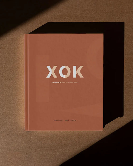 XOK - David Gil, Ingrid Serra - ENGLISH AND SPANISH EDITION